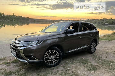 Внедорожник / Кроссовер Mitsubishi Outlander 2017 в Кропивницком