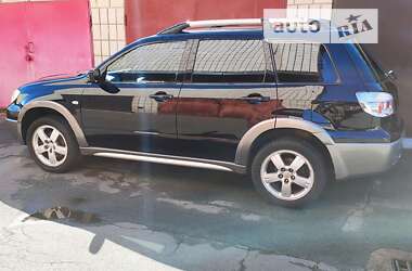 Позашляховик / Кросовер Mitsubishi Outlander 2006 в Києві