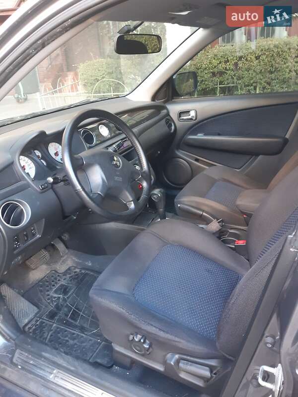 Позашляховик / Кросовер Mitsubishi Outlander 2007 в Києві