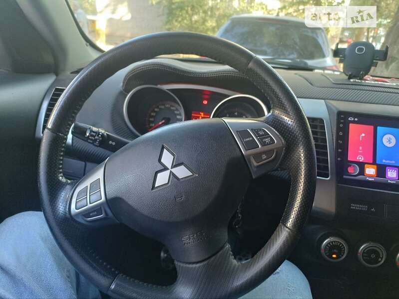 Внедорожник / Кроссовер Mitsubishi Outlander 2008 в Николаеве