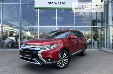 Позашляховик / Кросовер Mitsubishi Outlander 2019 в Києві