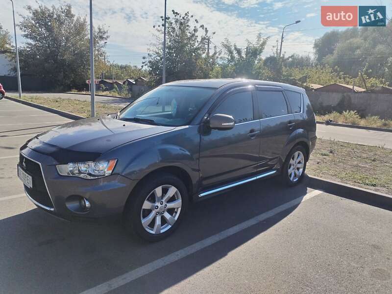 Внедорожник / Кроссовер Mitsubishi Outlander 2010 в Киеве
