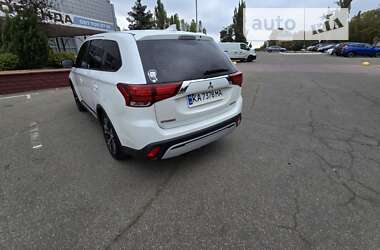 Позашляховик / Кросовер Mitsubishi Outlander 2018 в Києві