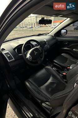 Внедорожник / Кроссовер Mitsubishi Outlander 2011 в Харькове