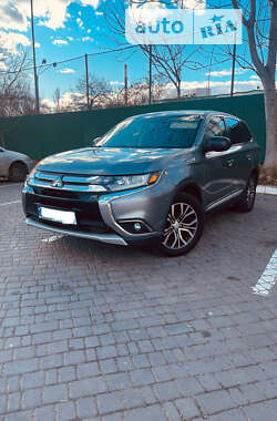 Позашляховик / Кросовер Mitsubishi Outlander 2015 в Одесі