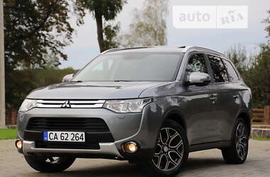 Позашляховик / Кросовер Mitsubishi Outlander 2015 в Трускавці