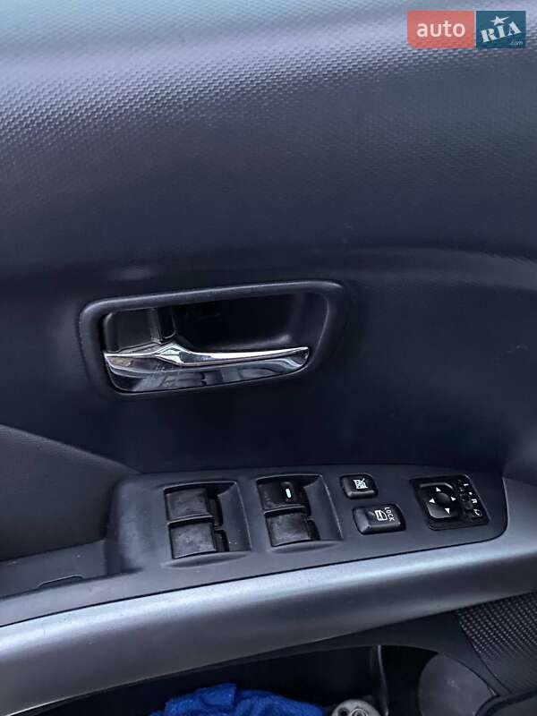 Позашляховик / Кросовер Mitsubishi Outlander 2008 в Хмельницькому