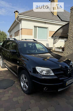 Внедорожник / Кроссовер Mitsubishi Outlander 2007 в Белозерье