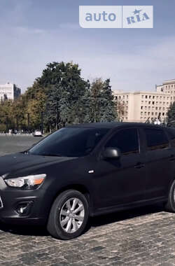 Позашляховик / Кросовер Mitsubishi Outlander 2012 в Харкові