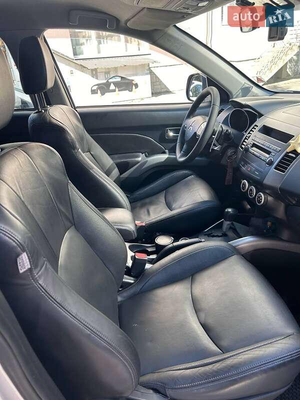 Позашляховик / Кросовер Mitsubishi Outlander 2007 в Львові фото 3 Позашляховик / Кросовер Mitsubishi Outlander 2007 в Львові