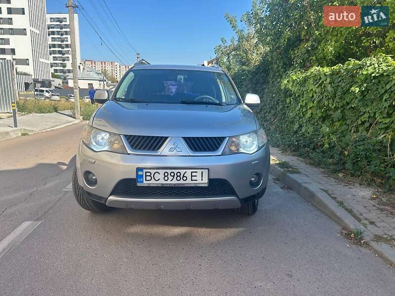 Позашляховик / Кросовер Mitsubishi Outlander 2007 в Львові фото 16 Позашляховик / Кросовер Mitsubishi Outlander 2007 в Львові