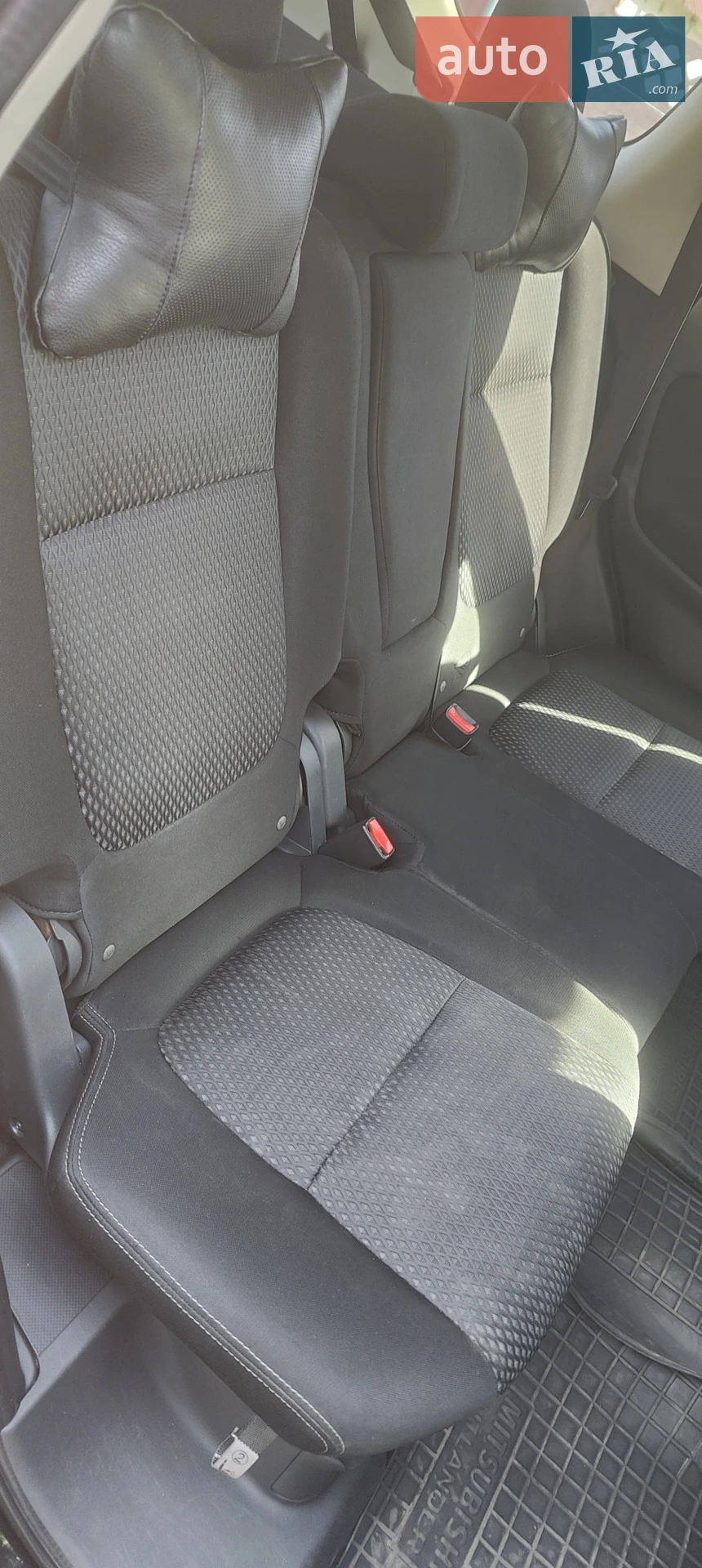 2016 Mitsubishi Outlander - мініатюра 13