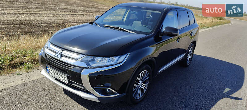 Внедорожник / Кроссовер Mitsubishi Outlander 2016 в Днепре
