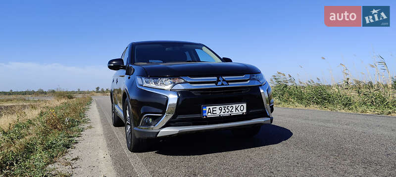 Внедорожник / Кроссовер Mitsubishi Outlander 2016 в Днепре