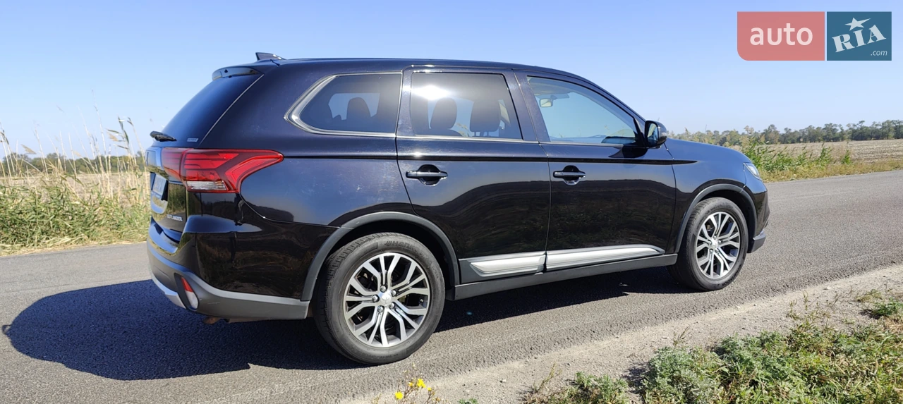 2017 Mitsubishi Outlander - мініатюра 28