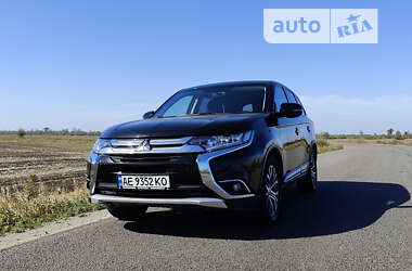 Позашляховик / Кросовер Mitsubishi Outlander 2016 в Дніпрі