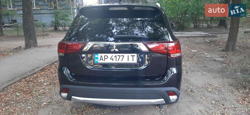 Внедорожник / Кроссовер Mitsubishi Outlander 2017 в Запорожье