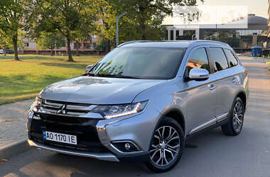 Позашляховик / Кросовер Mitsubishi Outlander 2017 в Львові