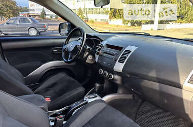 Внедорожник / Кроссовер Mitsubishi Outlander 2009 в 