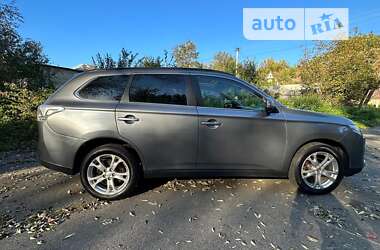 Внедорожник / Кроссовер Mitsubishi Outlander 2012 в Белогородке