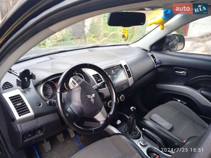 Внедорожник / Кроссовер Mitsubishi Outlander 2008 в Гоще