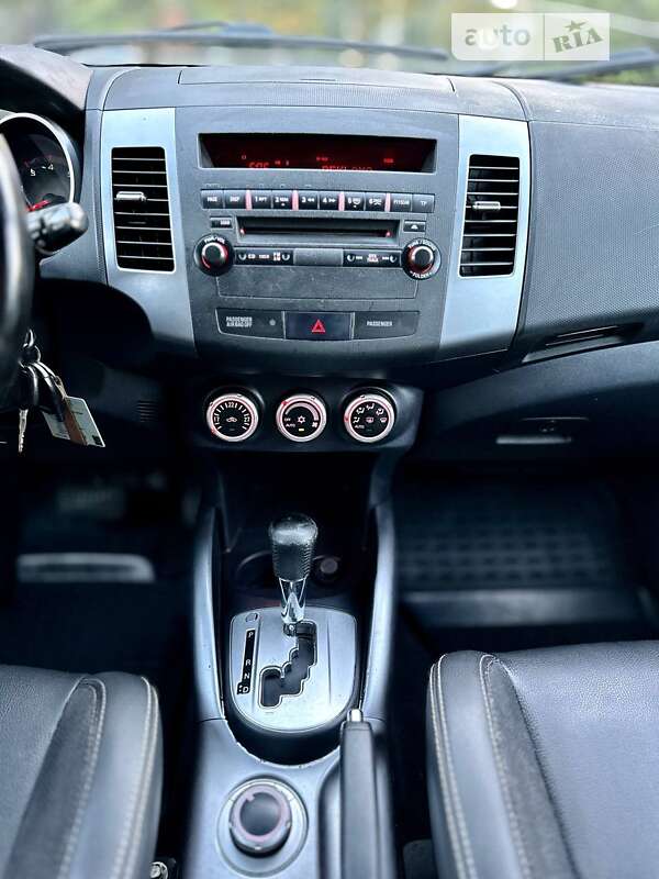 Внедорожник / Кроссовер Mitsubishi Outlander 2008 в Днепре