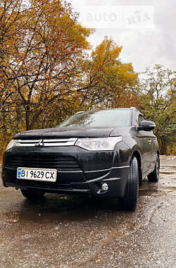 Позашляховик / Кросовер Mitsubishi Outlander 2013 в Кременчуці