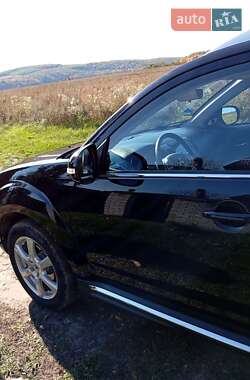 Внедорожник / Кроссовер Mitsubishi Outlander 2010 в 