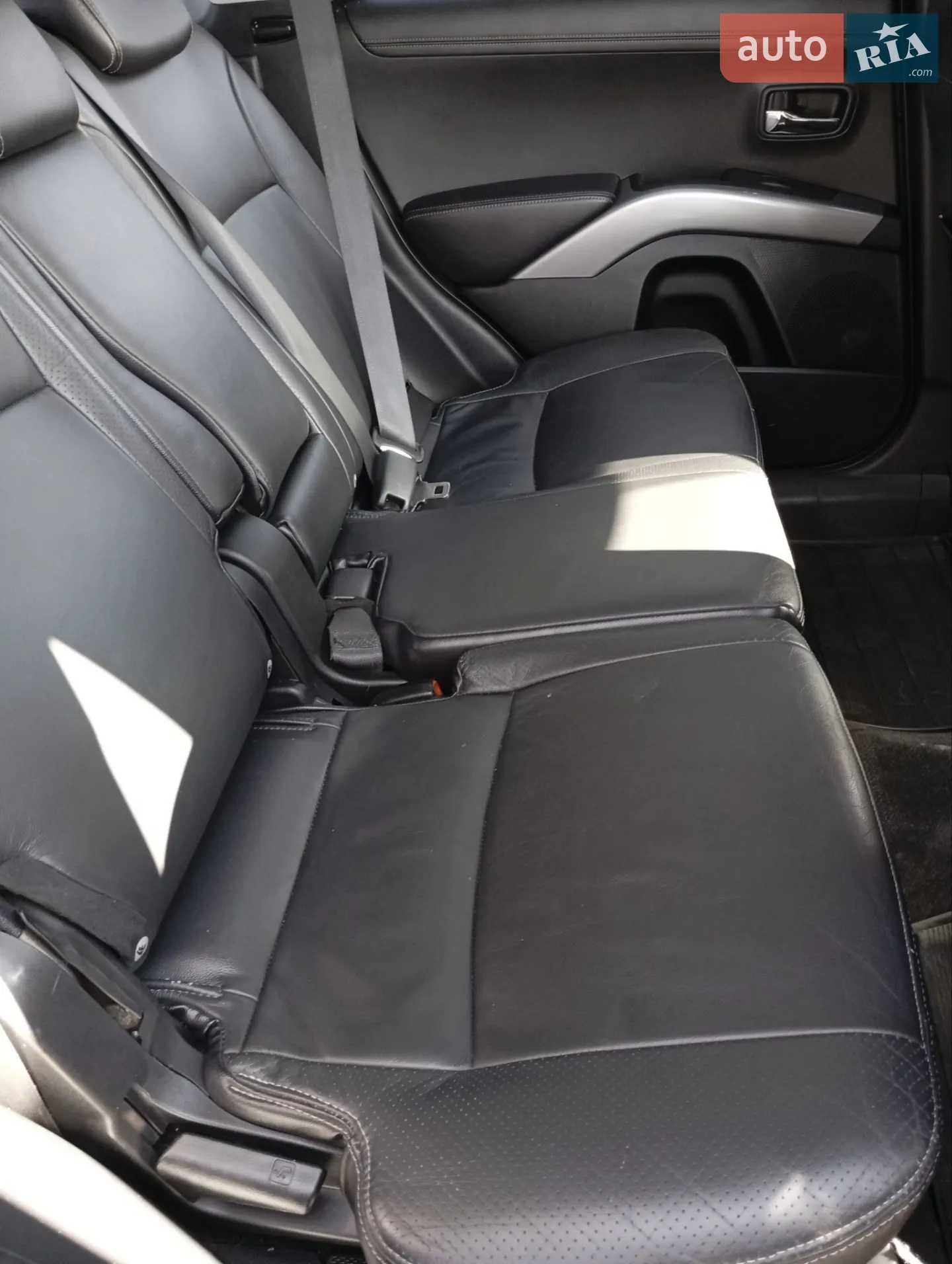 2010 Mitsubishi Outlander - мініатюра 16