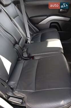 Внедорожник / Кроссовер Mitsubishi Outlander 2010 в 