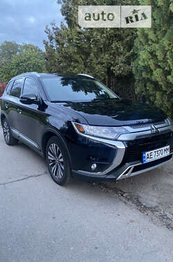 Позашляховик / Кросовер Mitsubishi Outlander 2019 в Нікополі