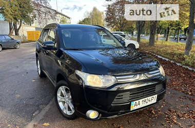 Внедорожник / Кроссовер Mitsubishi Outlander 2013 в Чернигове