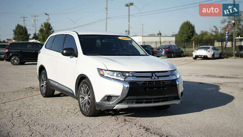 Позашляховик / Кросовер Mitsubishi Outlander 2017 в 