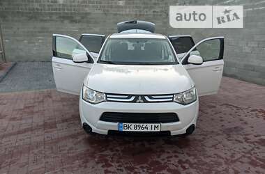 Позашляховик / Кросовер Mitsubishi Outlander 2013 в Рівному