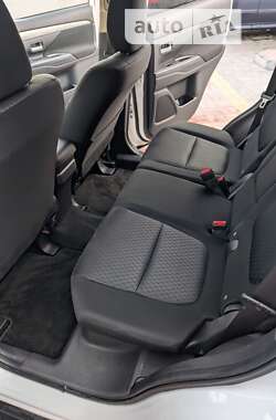 Позашляховик / Кросовер Mitsubishi Outlander 2013 в Рівному