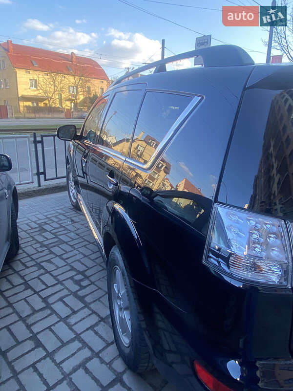 Позашляховик / Кросовер Mitsubishi Outlander 2010 в Львові