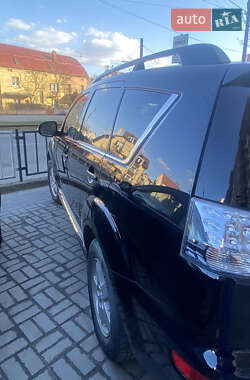 Внедорожник / Кроссовер Mitsubishi Outlander 2010 в 