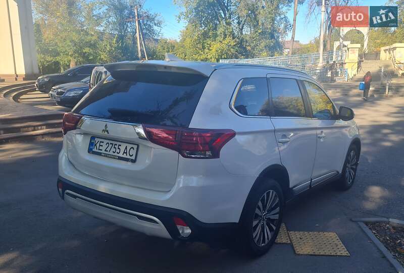 Внедорожник / Кроссовер Mitsubishi Outlander 2019 в Кривом Роге