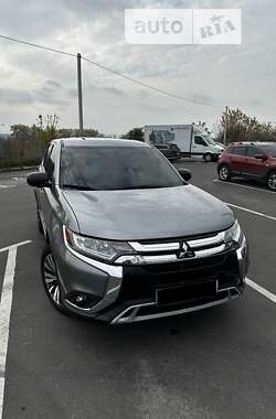 Позашляховик / Кросовер Mitsubishi Outlander 2018 в Вінниці