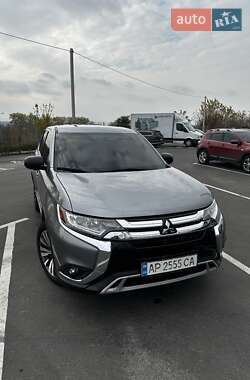 Внедорожник / Кроссовер Mitsubishi Outlander 2018 в Запорожье