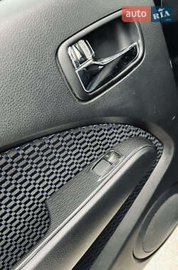 Внедорожник / Кроссовер Mitsubishi Outlander 2008 в 