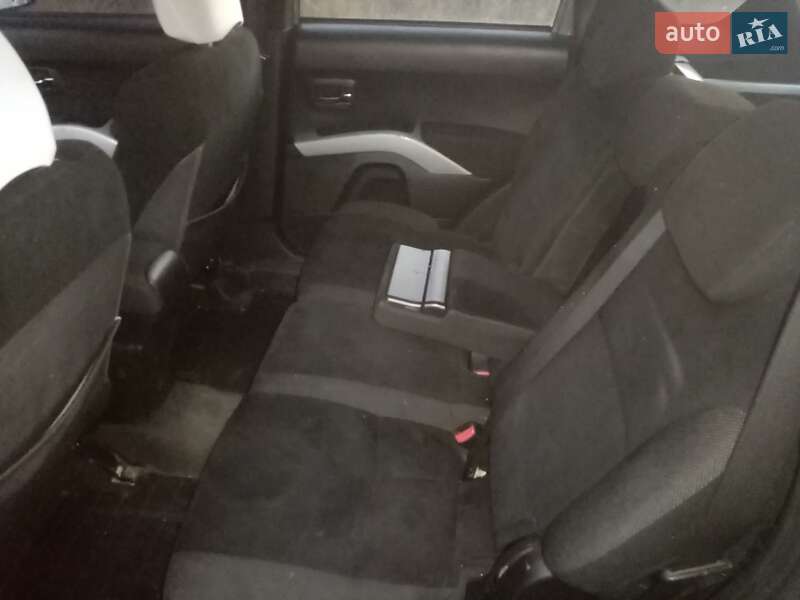 Внедорожник / Кроссовер Mitsubishi Outlander 2008 в Остер фото 23 Внедорожник / Кроссовер Mitsubishi Outlander 2008 в Остер