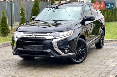 Позашляховик / Кросовер Mitsubishi Outlander 2019 в Львові