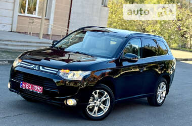 Внедорожник / Кроссовер Mitsubishi Outlander 2013 в Калуше