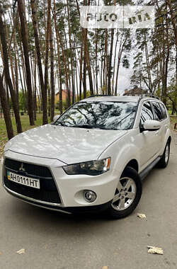 Позашляховик / Кросовер Mitsubishi Outlander 2011 в Києві