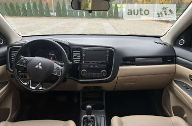 Позашляховик / Кросовер Mitsubishi Outlander 2015 в Харкові