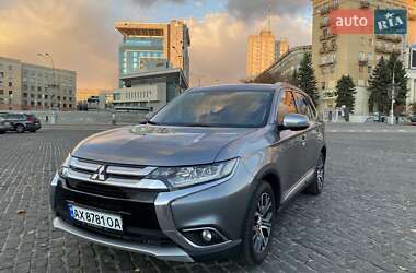 Позашляховик / Кросовер Mitsubishi Outlander 2015 в Харкові