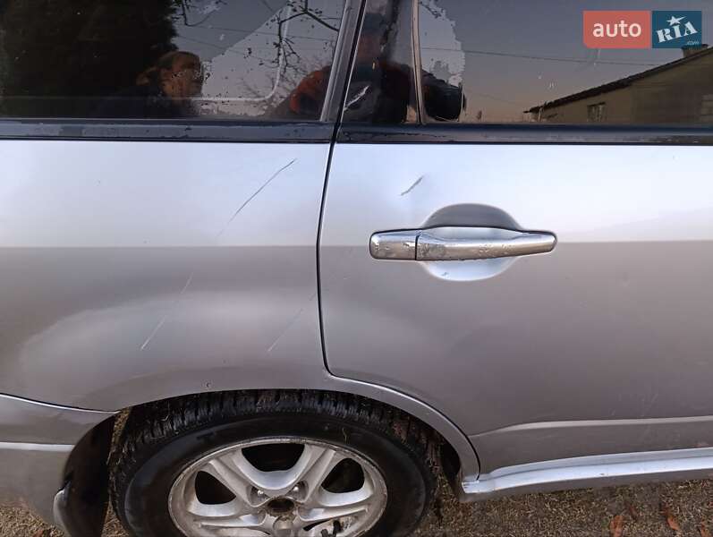 Внедорожник / Кроссовер Mitsubishi Outlander 2003 в Рава-Русской