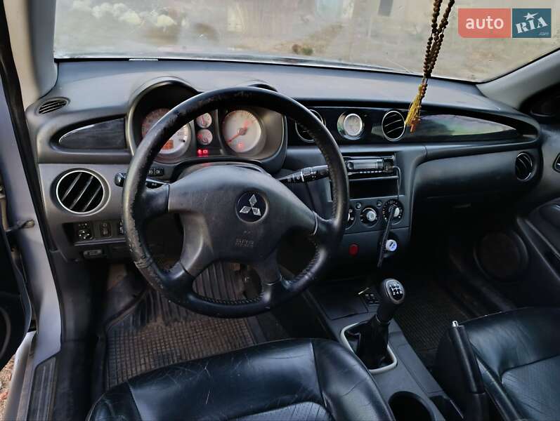Внедорожник / Кроссовер Mitsubishi Outlander 2003 в Рава-Русской