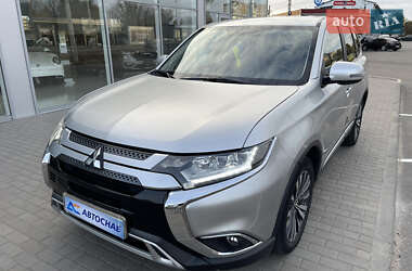 Позашляховик / Кросовер Mitsubishi Outlander 2019 в Полтаві